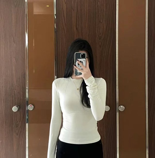Skims long sleeve top: seller detail photo 14