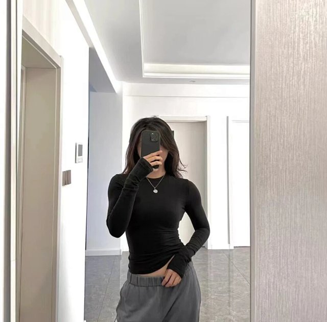Skims long sleeve top: seller detail photo 9
