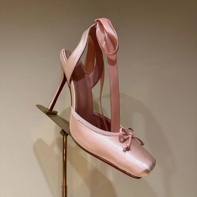 Christian Louboutin Ribbon heels: seller detail photo 1