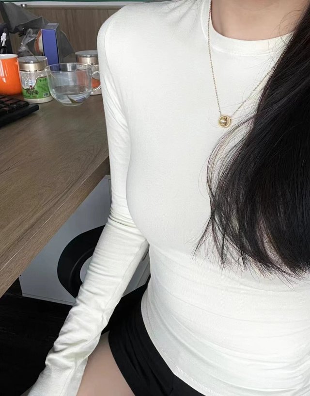 Skims long sleeve top: seller detail photo 13