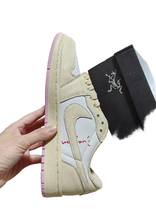 Nike Air Jordan 1 Low x Travis Scott “Shy Pink”: seller detail photo 8
