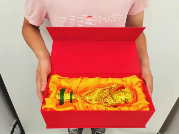 Design FIFA World Cup Trophy Replica Gold Collectible Statue Accessories - 8