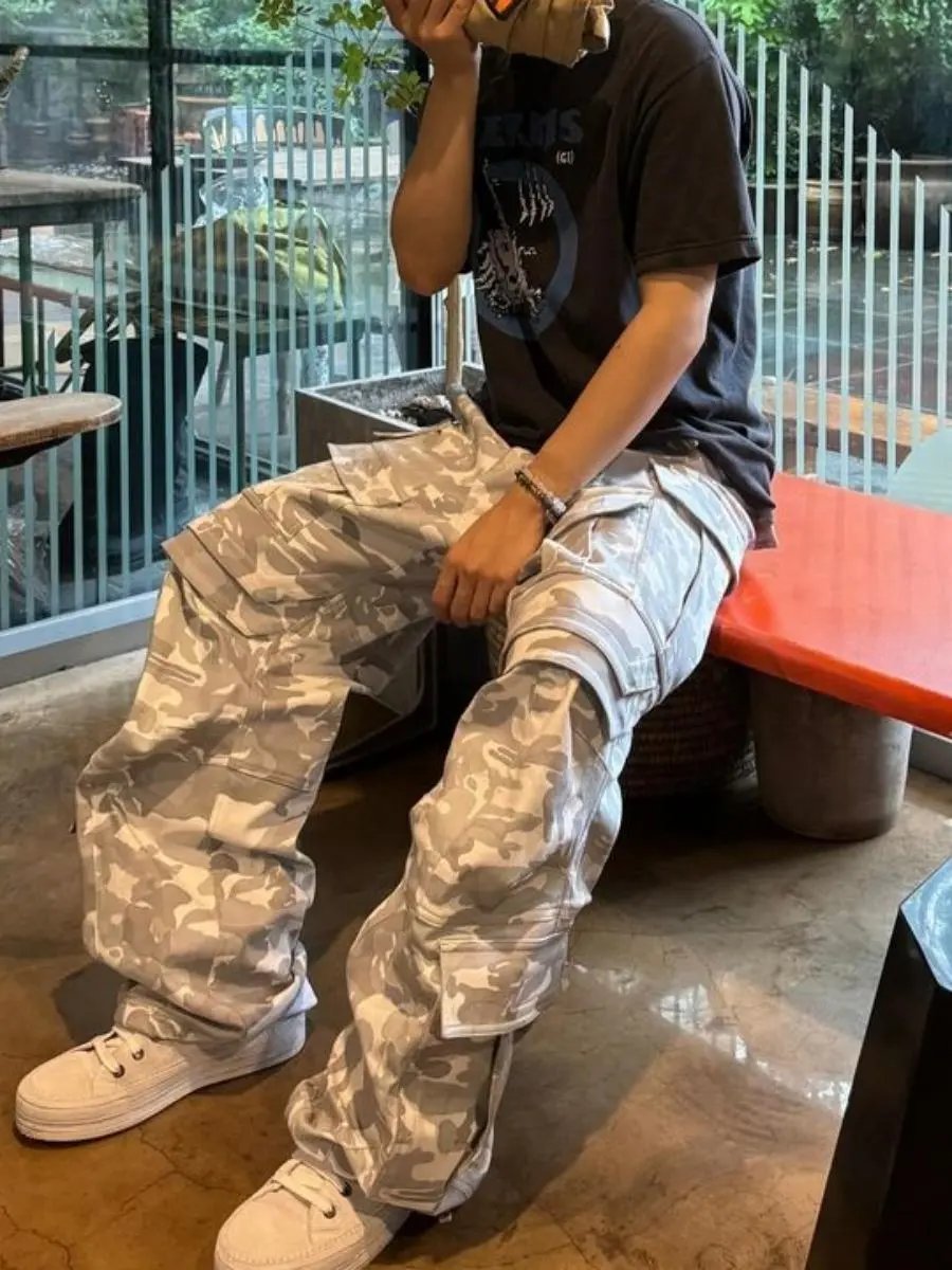 Design Cargo Pants with Paint Splatter Camo Print Gray Multicolor Pants - 4