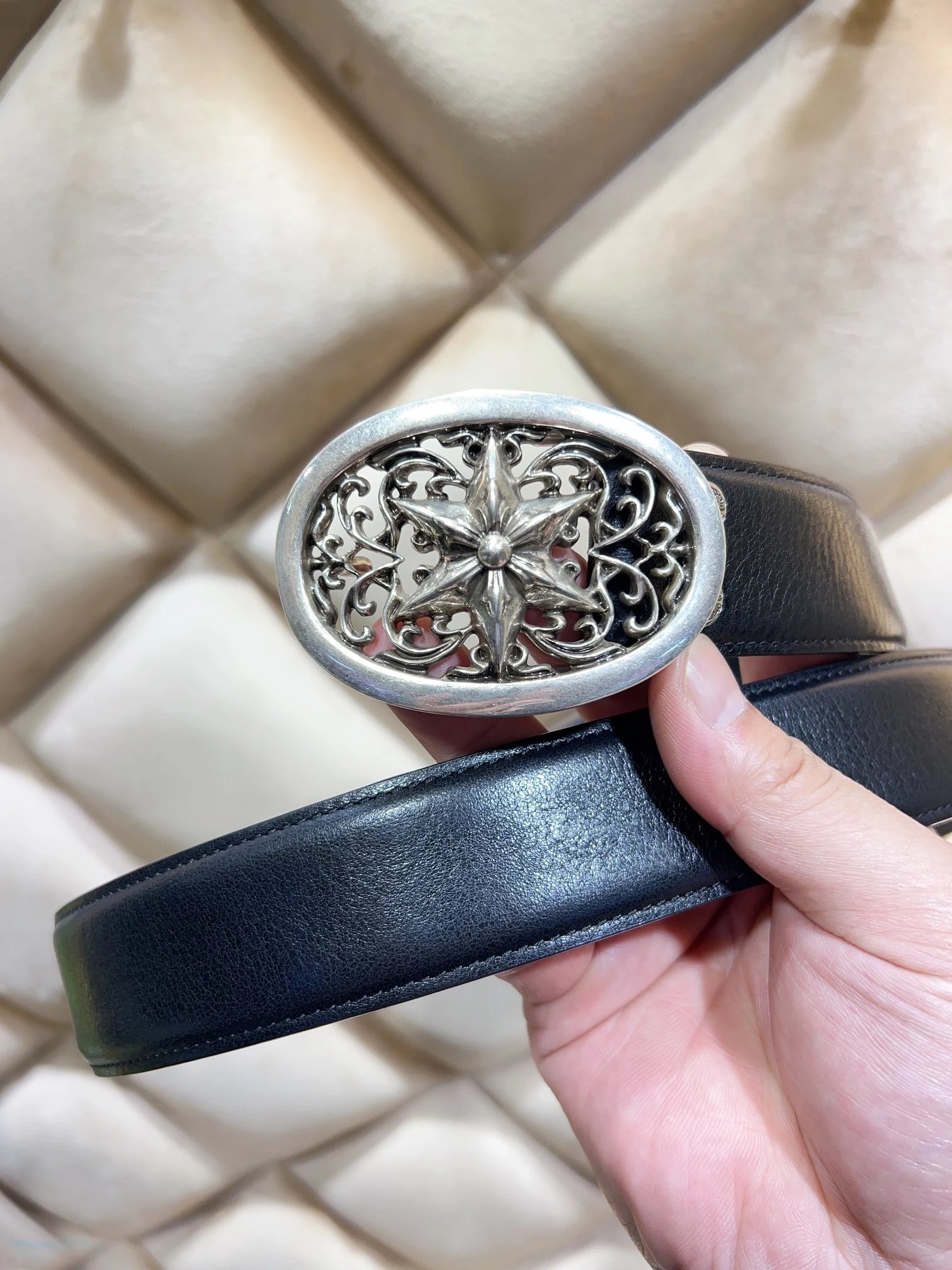 Black Smooth Six-Pointed Star Vine (Top Grain Leather)