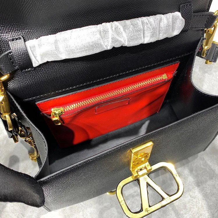 Valentino Garavani VLogo Chain Bag Black Handbag - 5