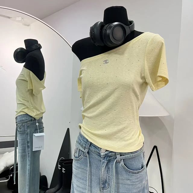 CHANEL tee: seller detail photo 7