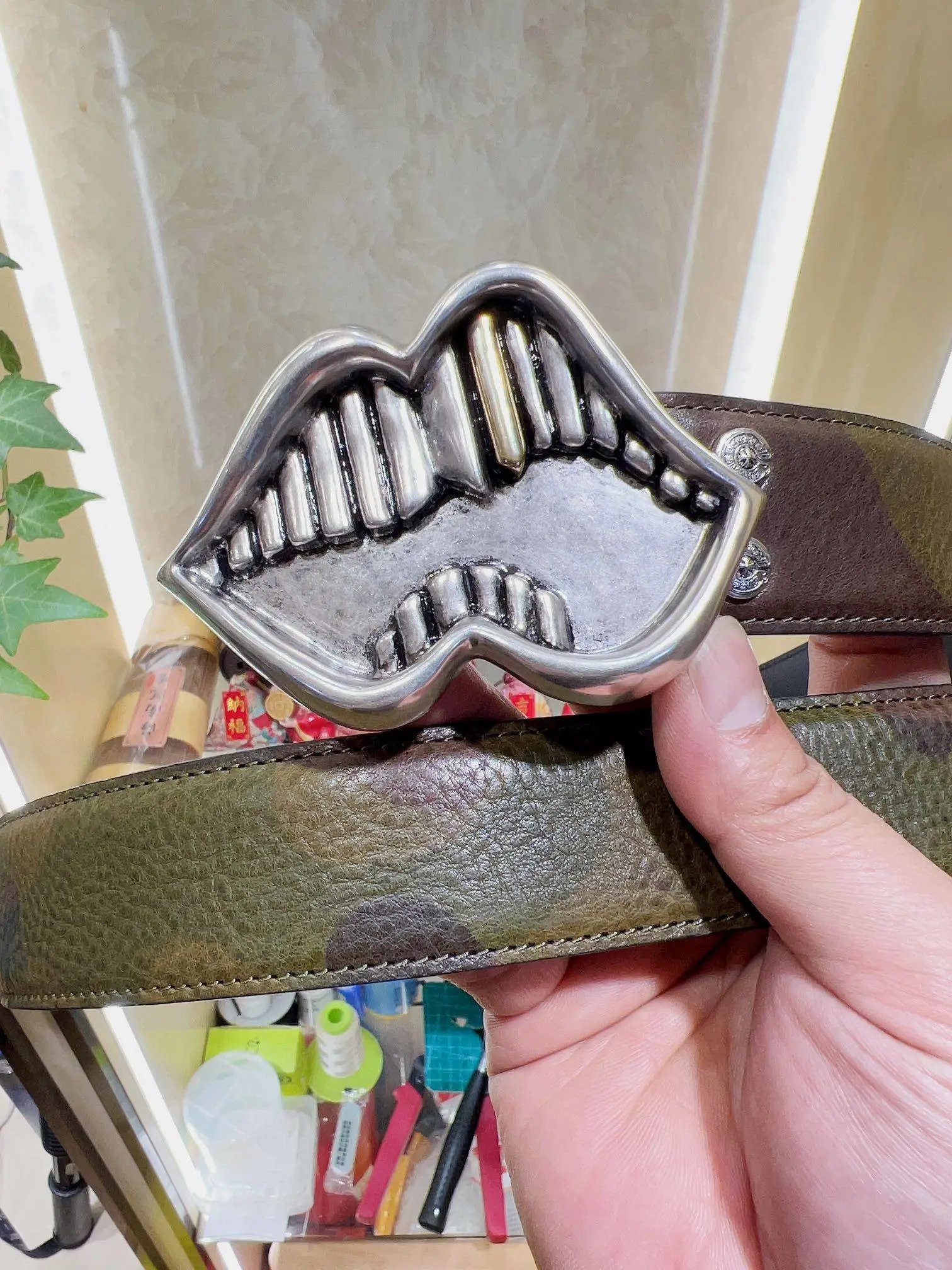 Camo Gold Tooth Tongue
