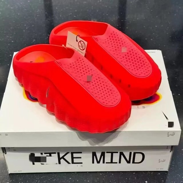 Nike Slippers: seller detail photo 3