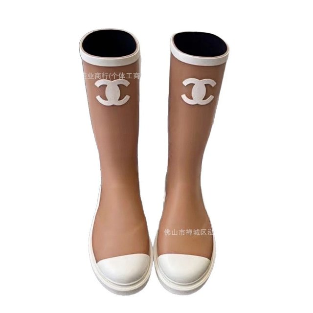 Pink Chanel rain boots: seller detail photo 5