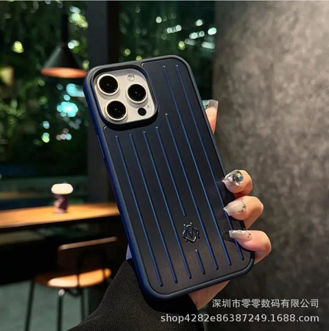 Apple/Black Luggage: seller detail photo 11