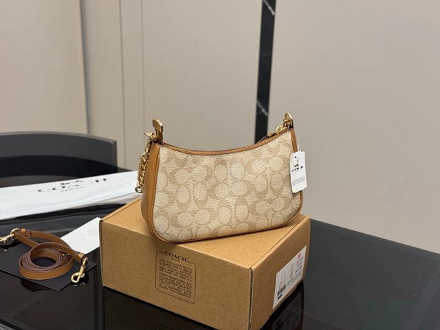 Coach Teri: seller detail photo 14