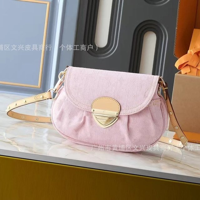 LV pink backpack: seller detail photo 1