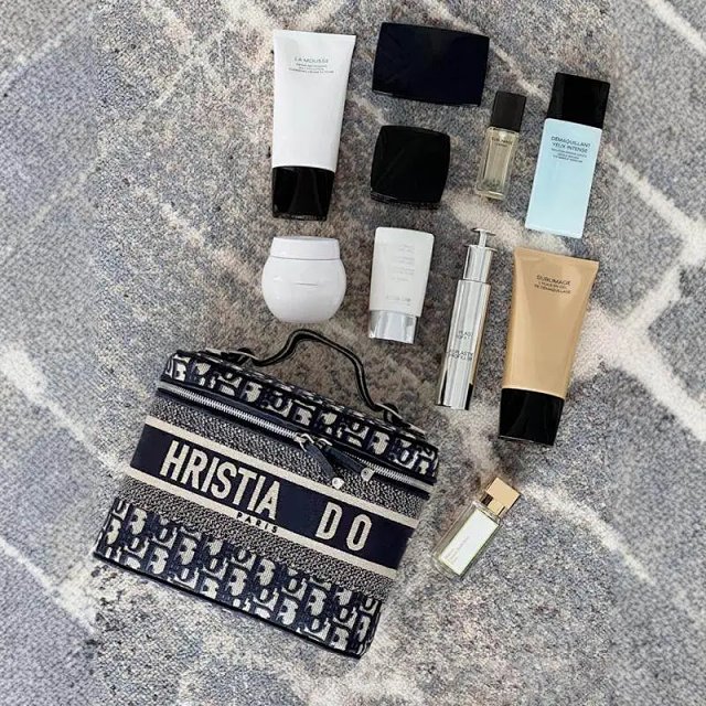 Dior Cosmetic bag: seller detail photo 1