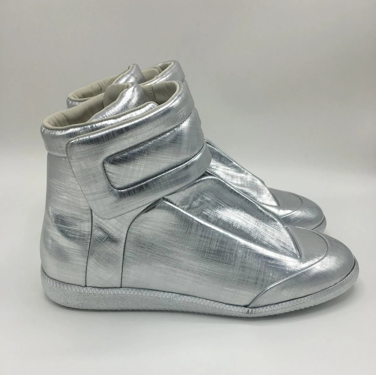 In stock 2025 summer new high top leather sports and leisure comfortable Martin boots, German training shoes for both men and women