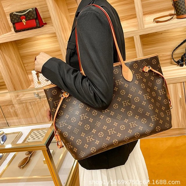 Lv backpack: seller detail photo 9