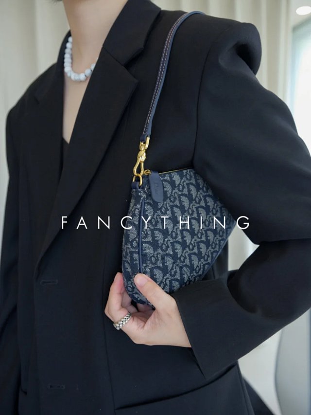 Dior Bag: seller detail photo 12