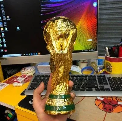 Design FIFA World Cup Trophy Replica Gold Collectible Statue Accessories - 4