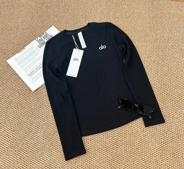 Alo Long Tee: seller detail photo 2