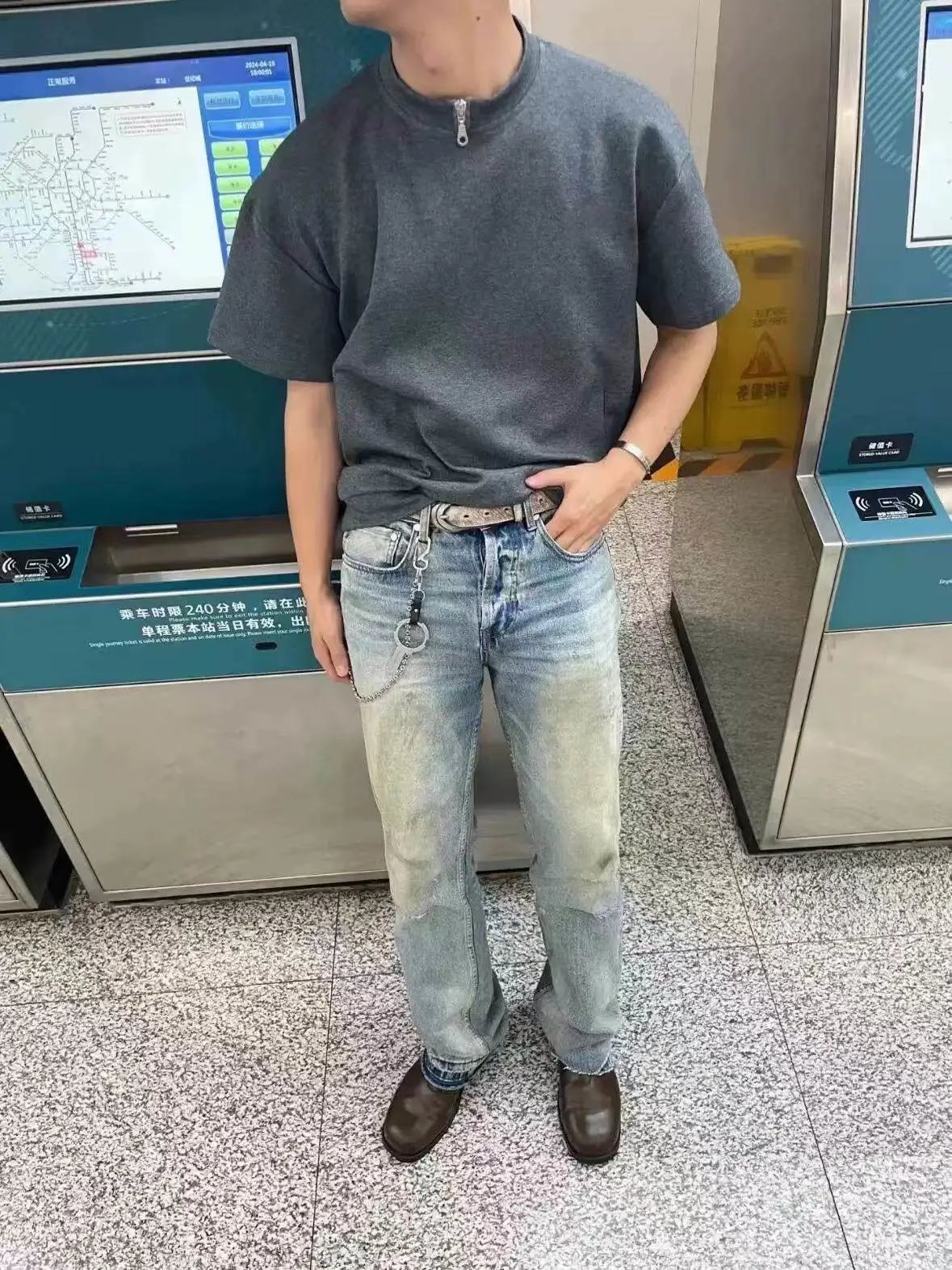 ERD Heavy Washed Distressed Jeans photo 5