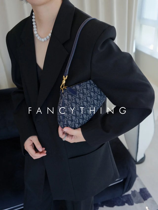 Dior Bag: seller detail photo 10