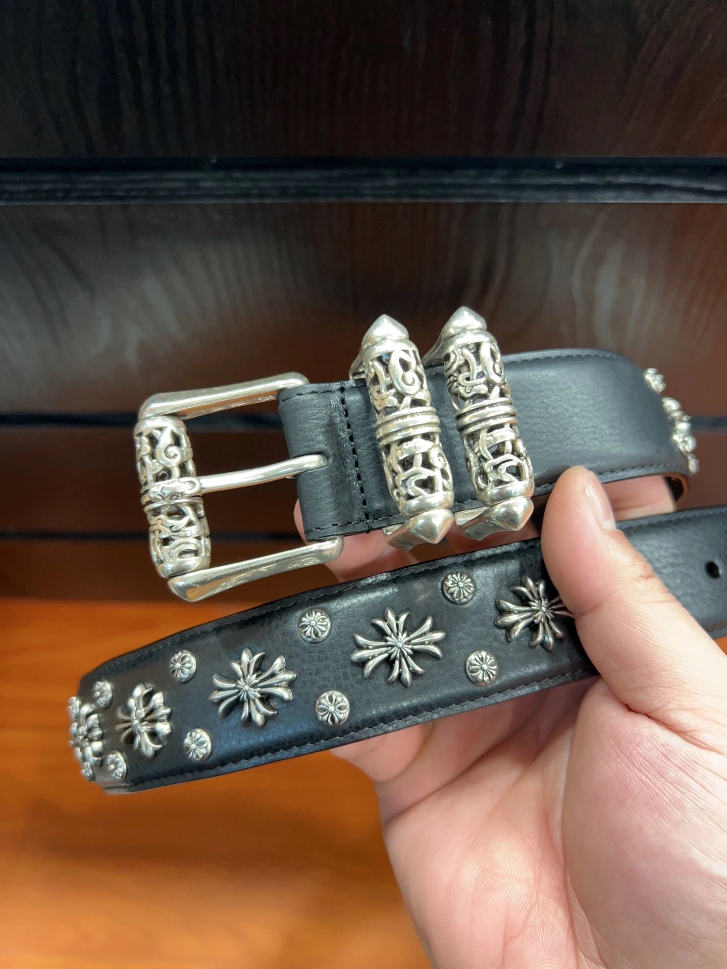 Black Celtic Dragon Roller with Large and Small Cross Flowers