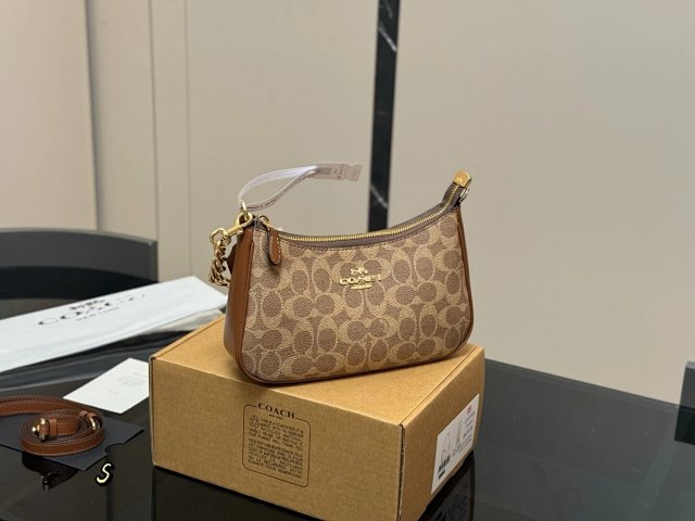 Coach Teri: seller detail photo 13