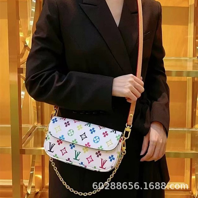 Lv denim crossbody: seller detail photo 4