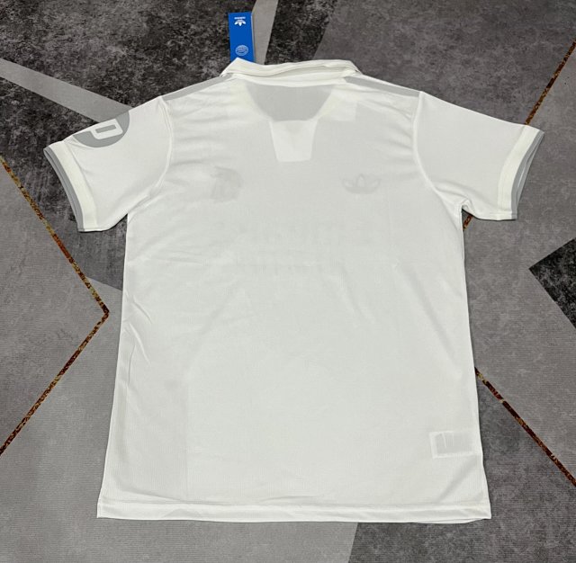 Real Madrid Jersey: seller detail photo 2