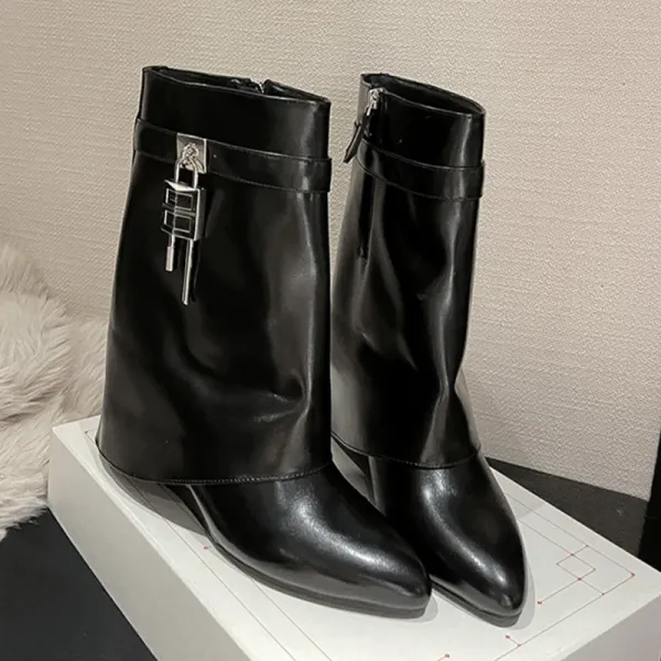 Design Lock Detail Pointed-Toe Ankle Boots Black - 1