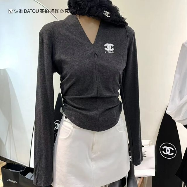 CHANEL long sleeves: seller detail photo 5