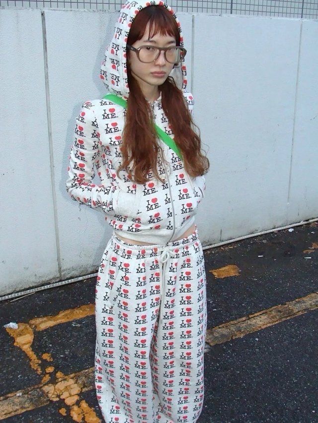 Ashley Williams I <3 me hoodie: seller detail photo 2
