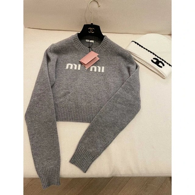 Miu sweater: seller detail photo 1
