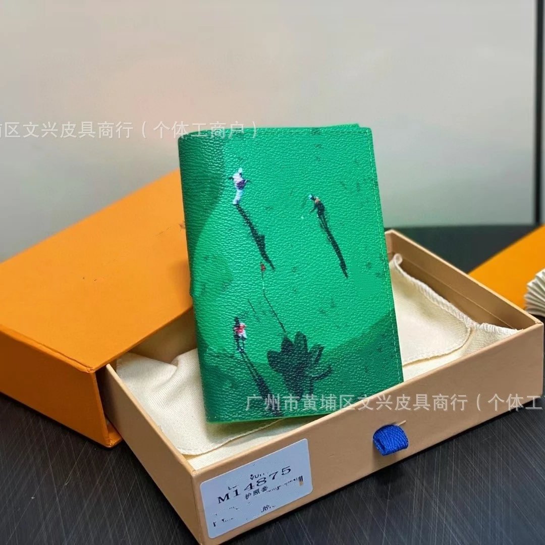 2025 New Animal & Plant Theme Travel Passport Holder Wallet Passport Case Men's Document Organizer Card Holder LV