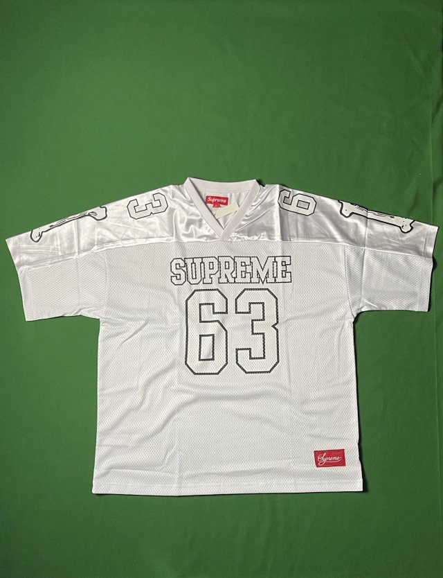 Supreme: seller detail photo 1