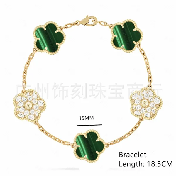 Van Cleef & Arpels Alhambra Bracelet Green Malachite and Diamond Gold Jewelry - 1
