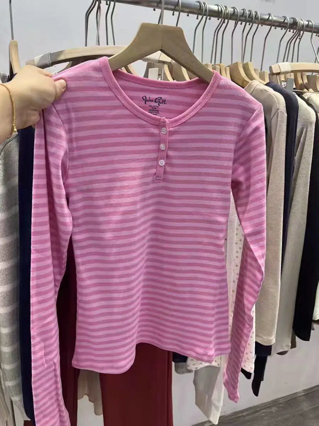 Brandy Melville striped long sleeve: seller detail photo 9