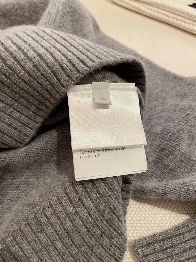 Miu sweater: seller detail photo 11