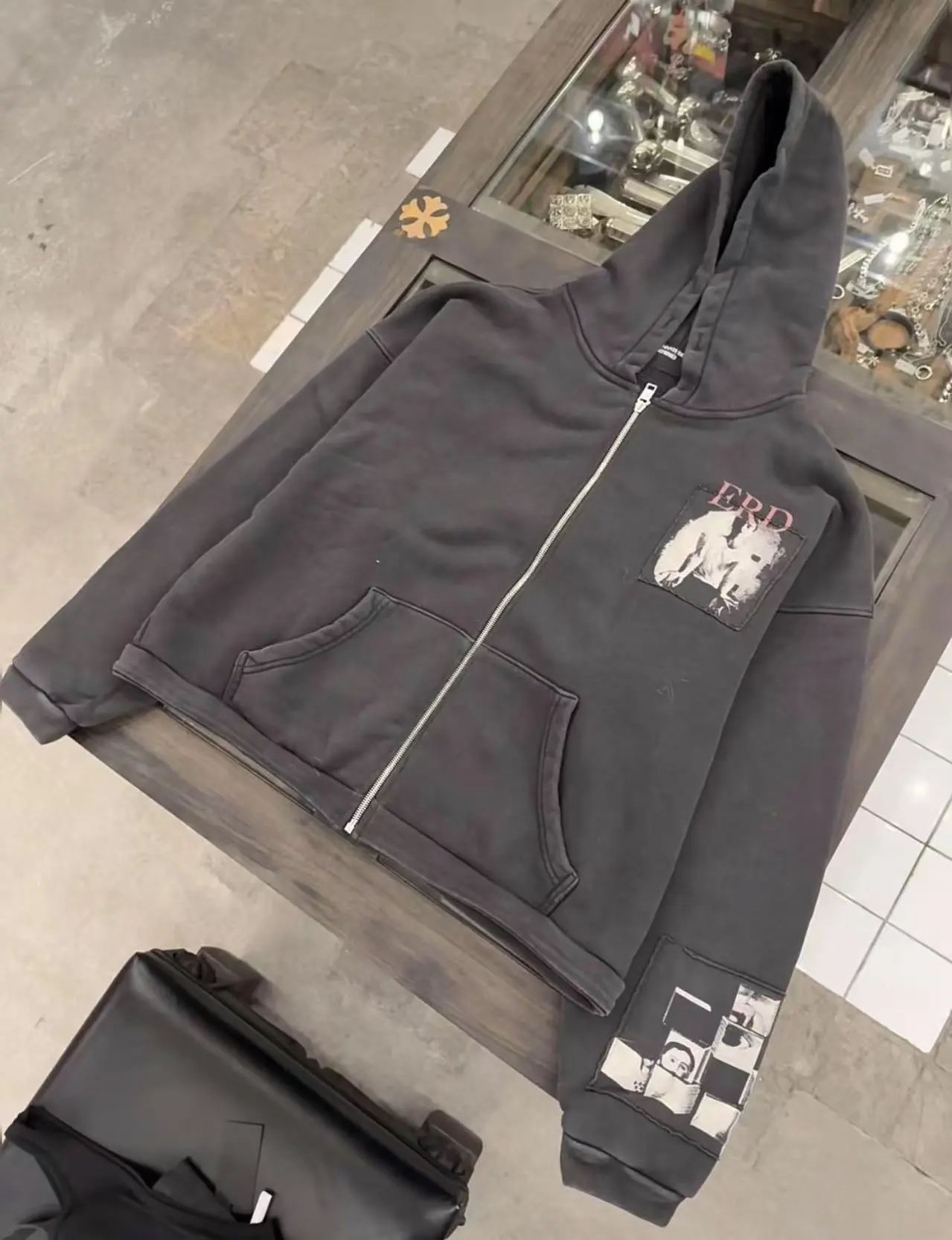 Design Zip-Up Hoodie with Graphic Patchwork Black - 1
