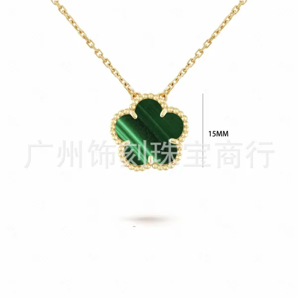 Van Cleef & Arpels Alhambra Bracelet Green Malachite and Diamond Gold Jewelry - 5