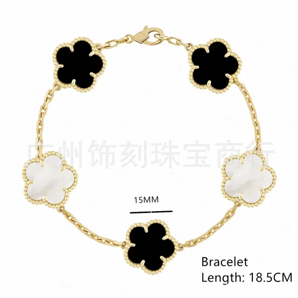 Van Cleef & Arpels Alhambra Bracelet Green Malachite and Diamond Gold Jewelry - 13