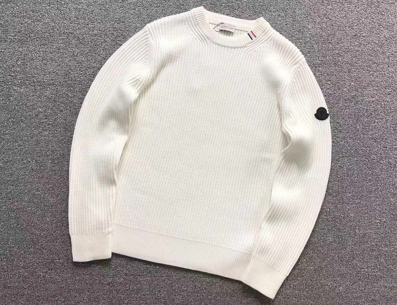 Left arm black bell two-color sweater 3111290821