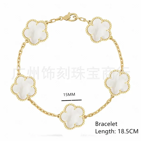 Van Cleef & Arpels Alhambra Bracelet Green Malachite and Diamond Gold Jewelry - 11