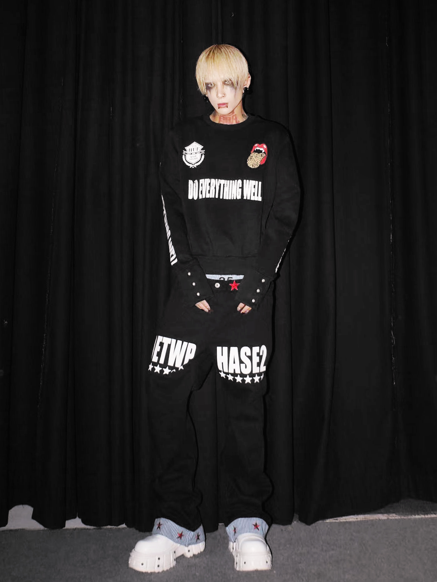 A Bathing Ape HUF x The Rolling Stones Leopard Tongue Cropped Sweatshirt Black Hoodie - 14