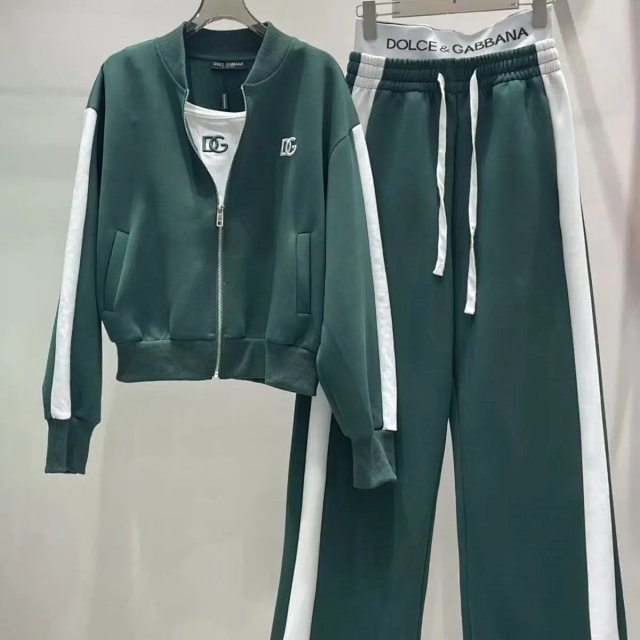 CHANEL suit: seller detail photo 8