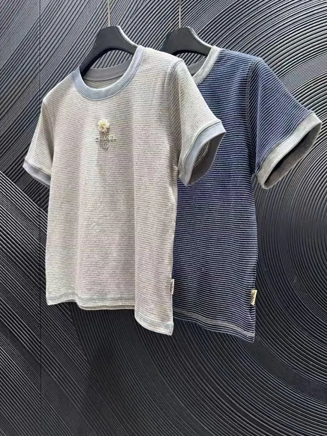 CHANEL tee: seller detail photo 2