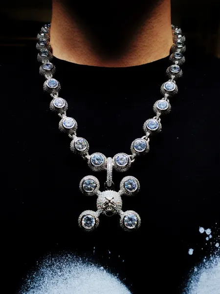 Design Crystal-Encrusted Pendant Necklace Silver Jewelry - 3