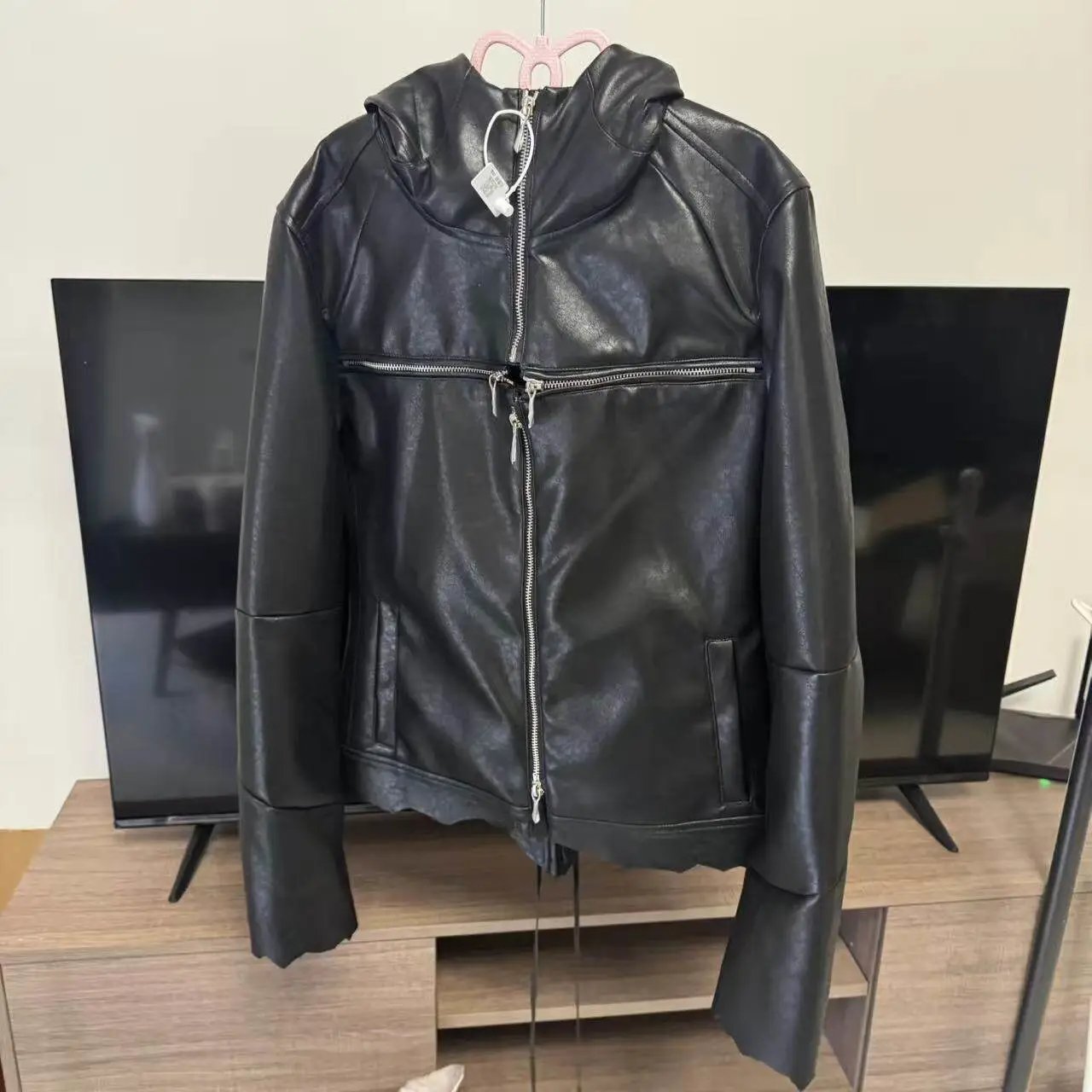 [Exclusive In-House Design] In-House Visual Kei Cross-Zip Hooded Leather Jacket