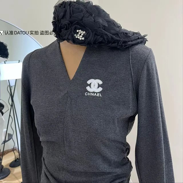CHANEL long sleeves: seller detail photo 6