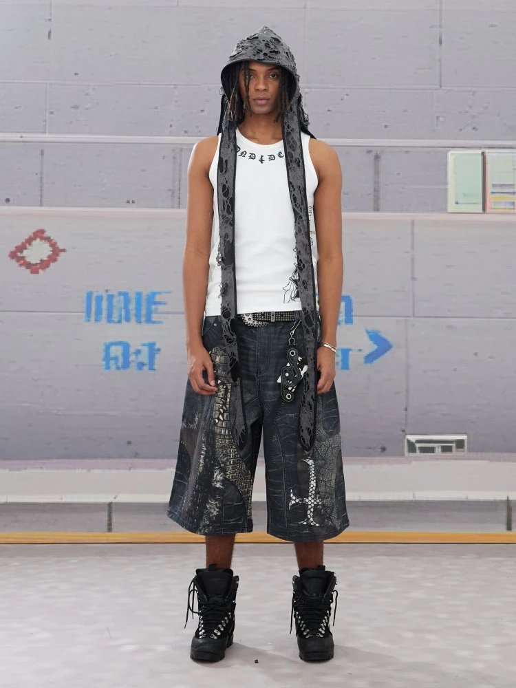 Design Distressed Crocodile-Print Denim Shorts Black - 6