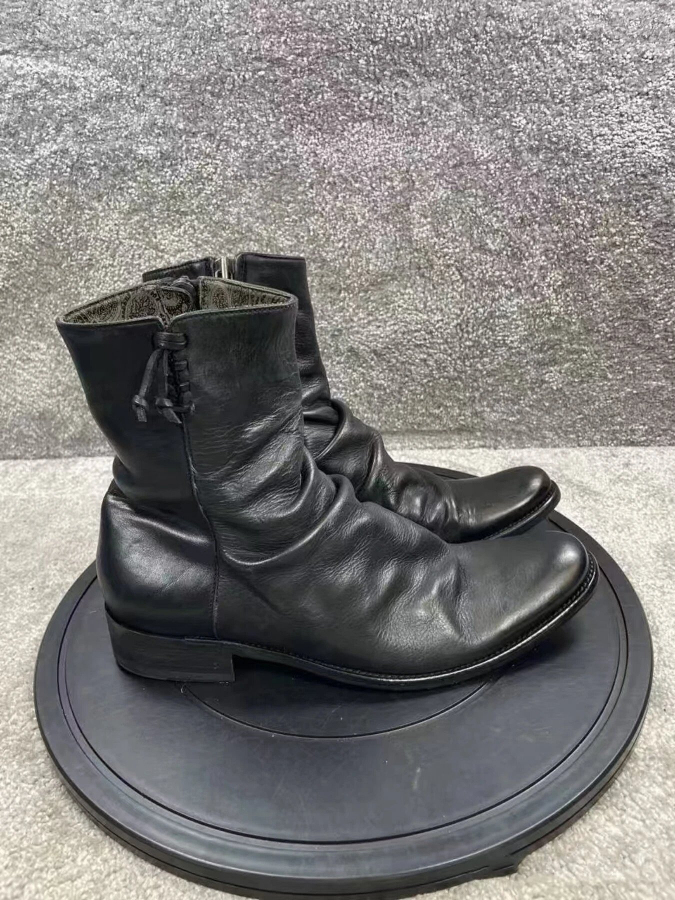 Dark series retro soft leather pleated upturned Martin boots for men, thick heels, thick soles, zipper measuring, men's handsome motorcycle boots